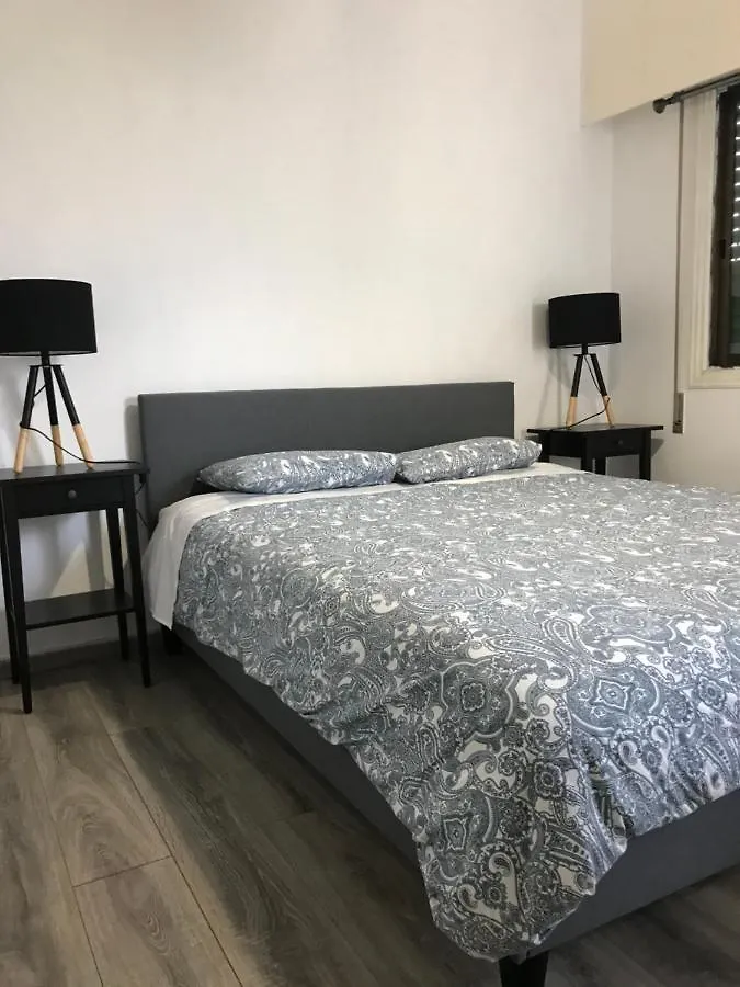 Town Center Apartment 라르나카 0*,